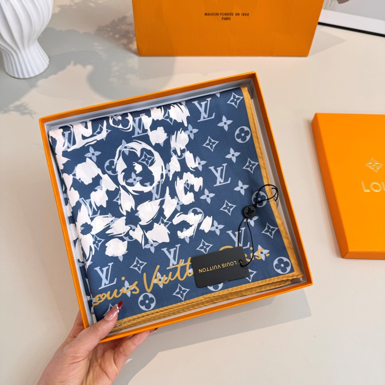 LV Single-Sided Silk Scarf-093