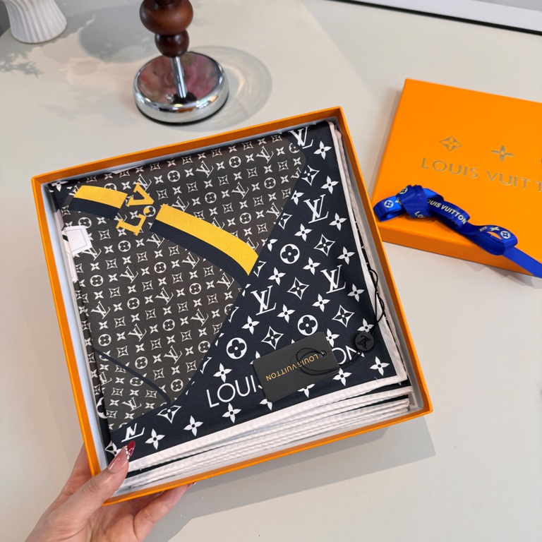 LV Single-Sided Silk Scarf-060