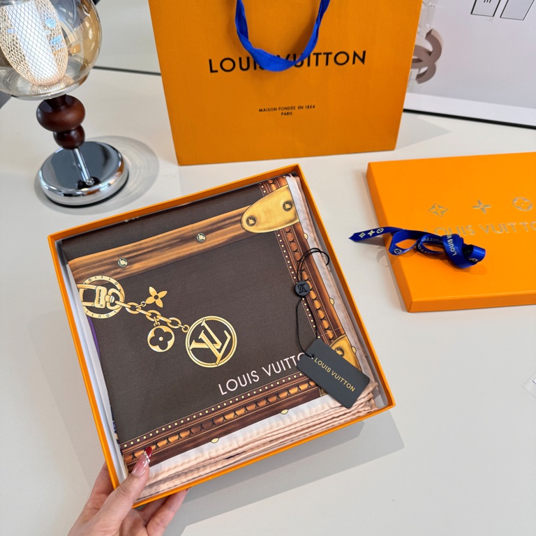 LV Single-Sided Silk Scarf-033