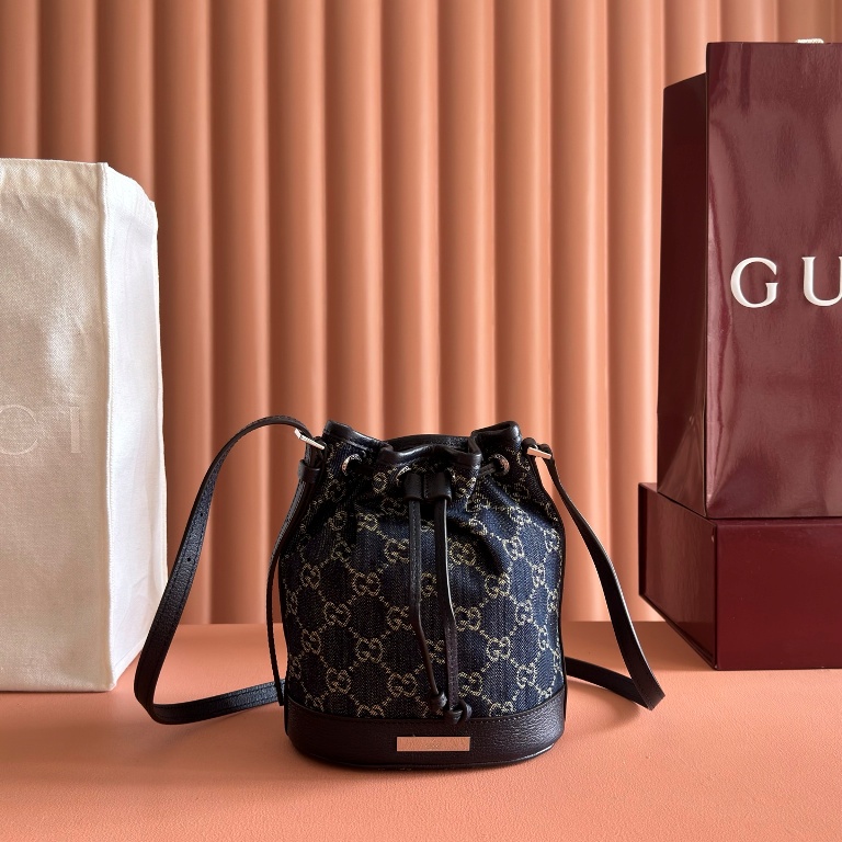 Mini Bucket Bag with Gucci Plaque-002