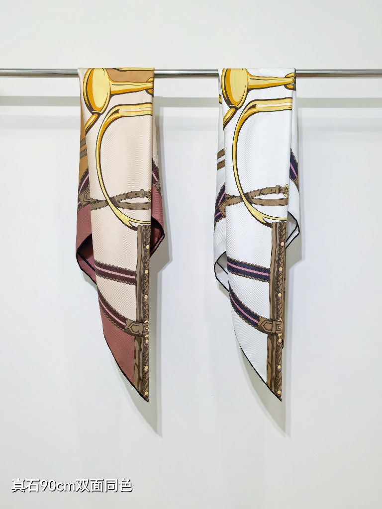 Gucci Double-Sided Silk Scarf-171