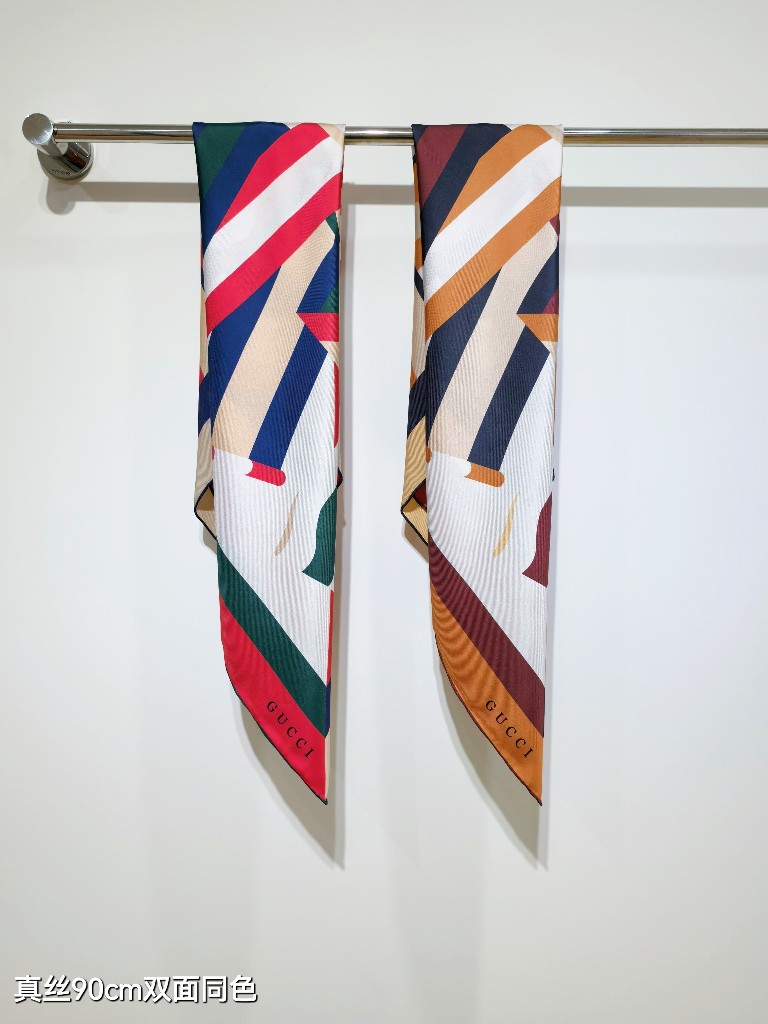 Gucci Double-Sided Silk Scarf-148