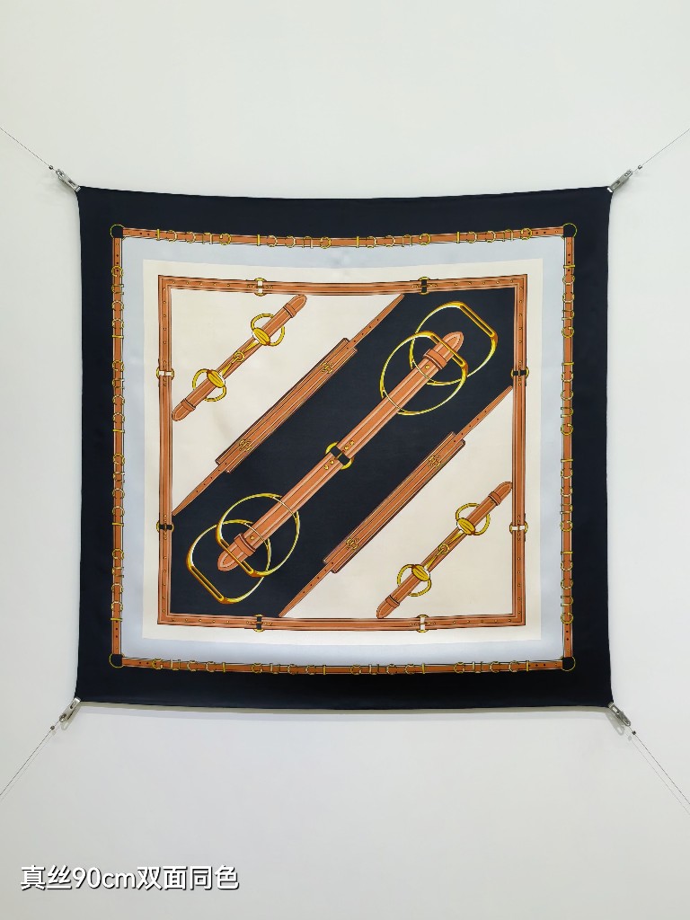 Gucci Double-Sided Silk Scarf-115