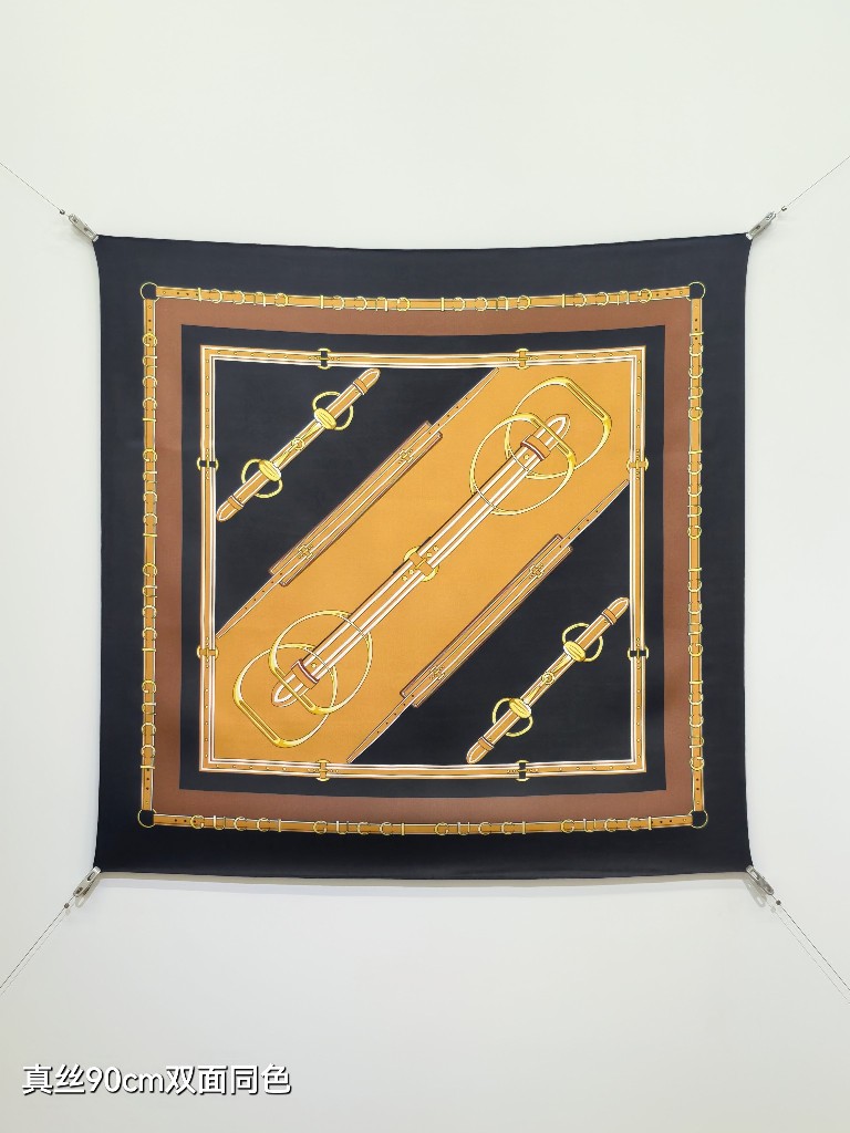 Gucci Double-Sided Silk Scarf-109