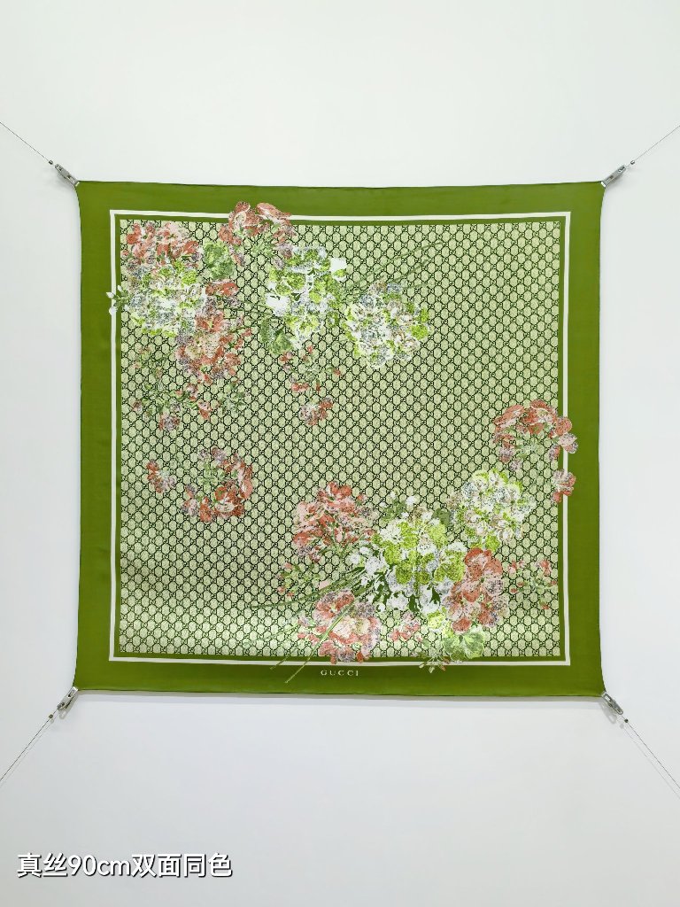 Gucci Double-Sided Silk Scarf-092