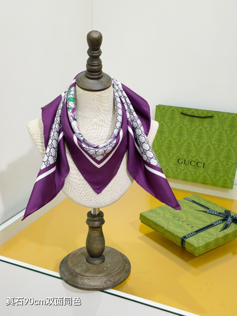 Gucci Double-Sided Silk Scarf-093