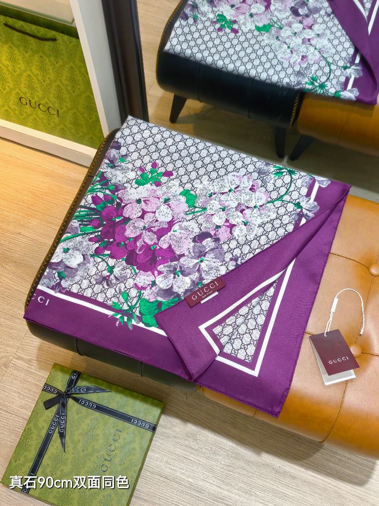 Gucci Double-Sided Silk Scarf-091
