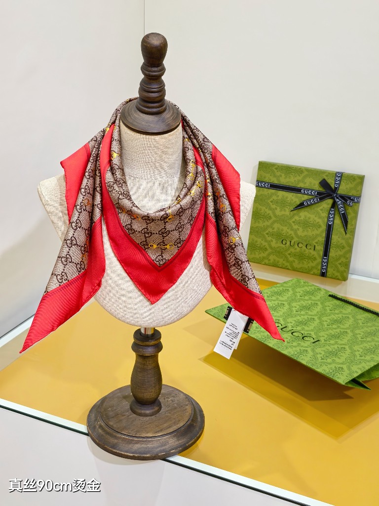Gucci Double-Sided Silk Scarf-082
