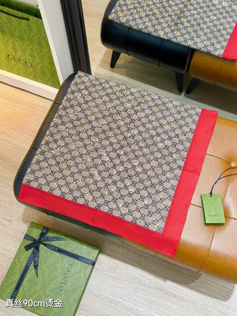 Gucci Double-Sided Silk Scarf-081