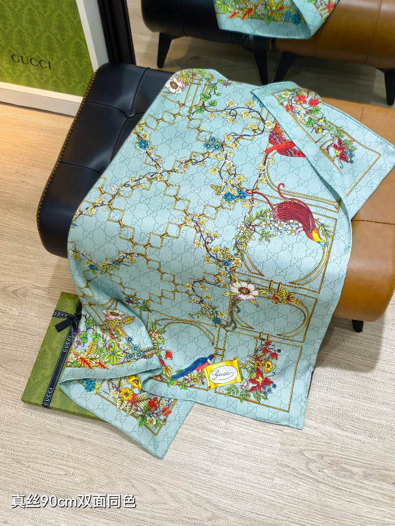 Gucci Double-Sided Silk Scarf-063