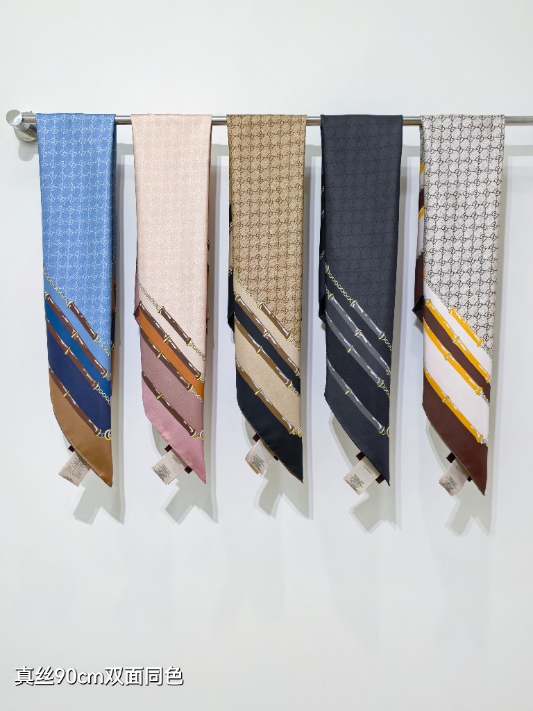 Gucci Double-Sided Silk Scarf-053