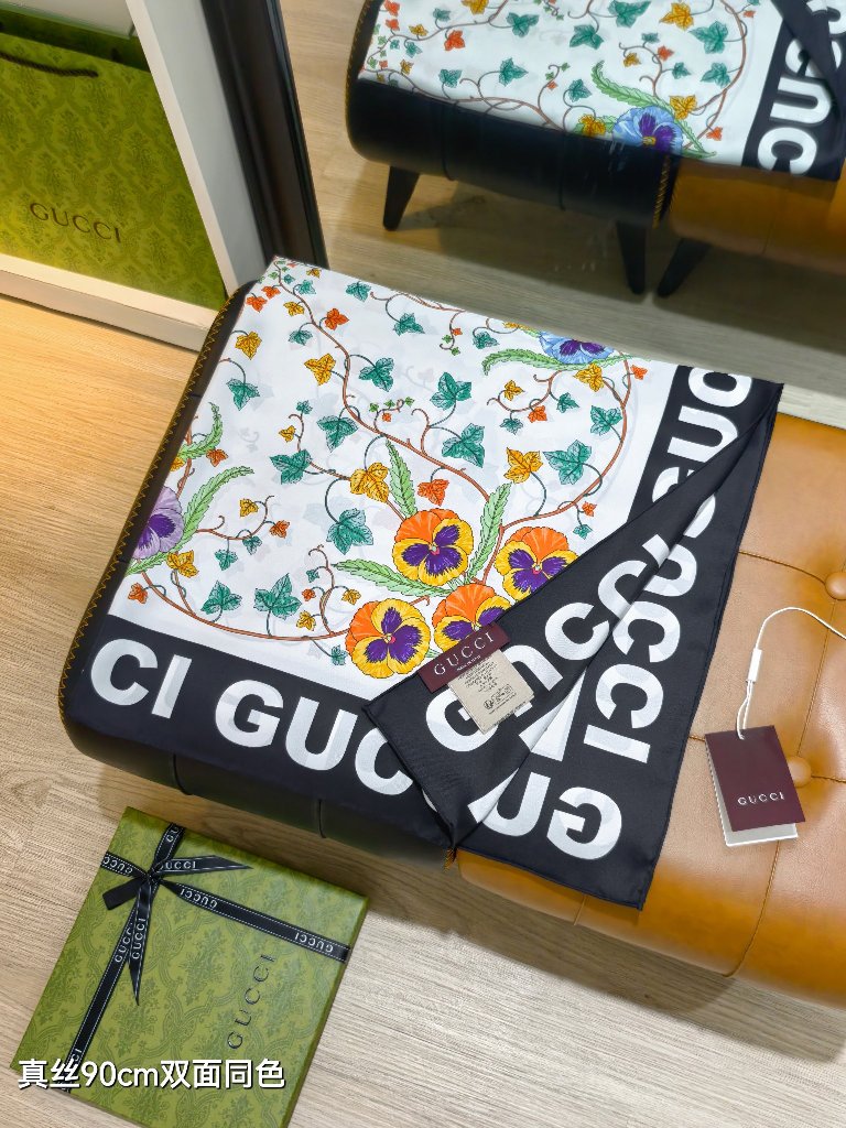 Gucci Double-Sided Silk Scarf-033