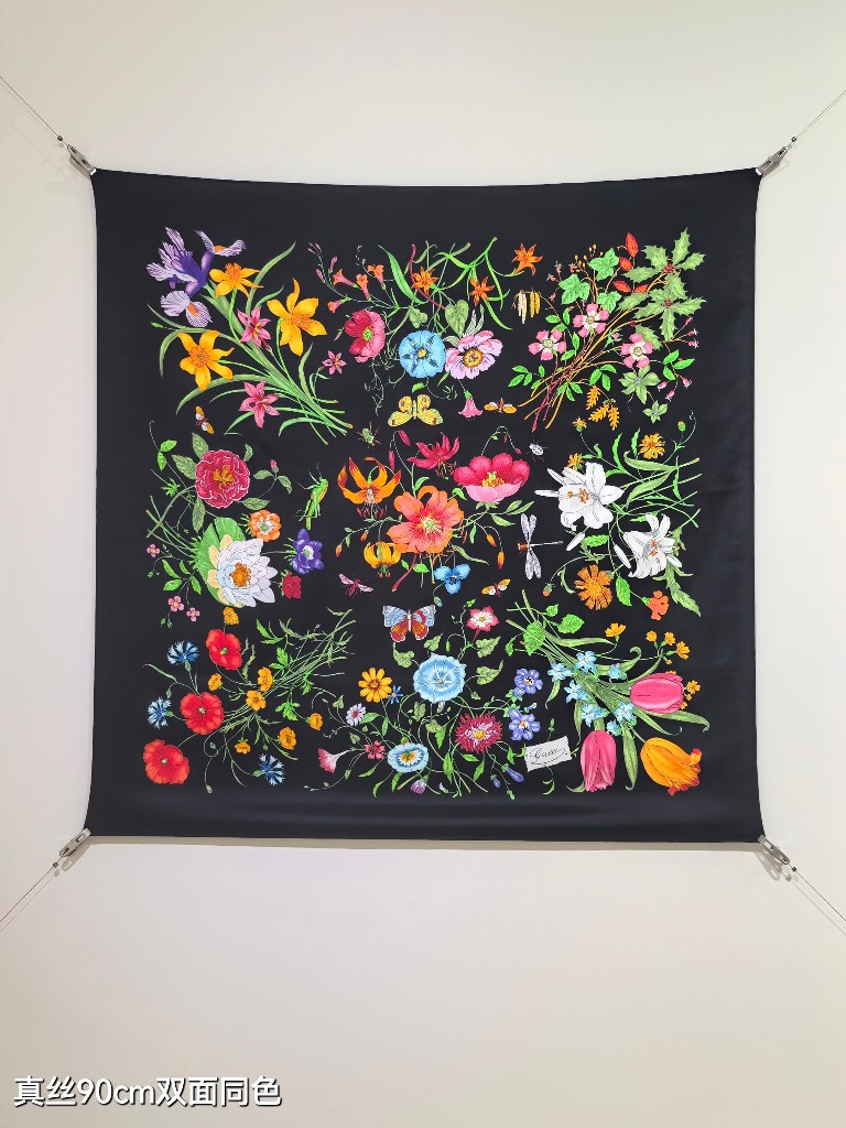 Gucci Double-Sided Silk Scarf-017