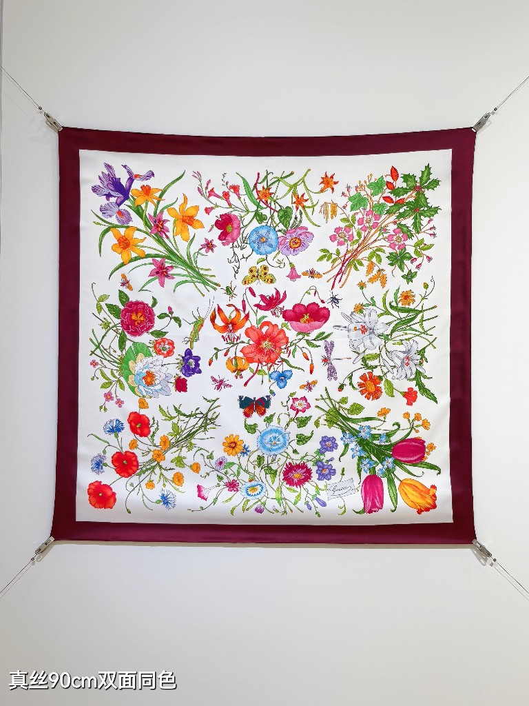 Gucci Double-Sided Silk Scarf-014