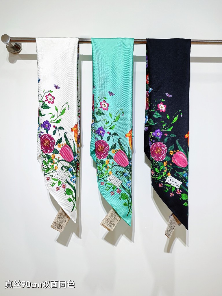 Gucci Double-Sided Silk Scarf-010