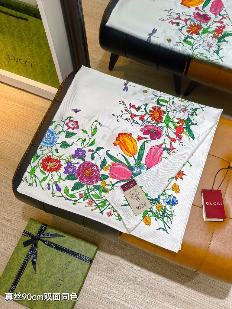 Gucci Double-Sided Silk Scarf-008