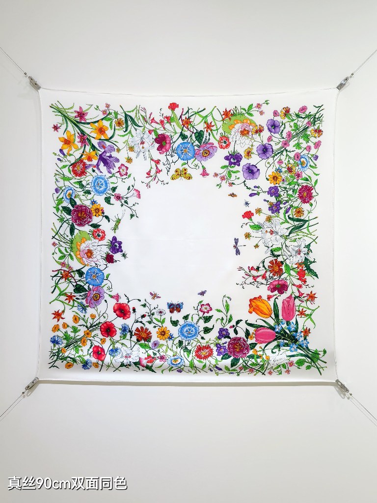 Gucci Double-Sided Silk Scarf-007