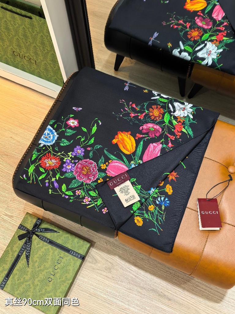 Gucci Double-Sided Silk Scarf-005