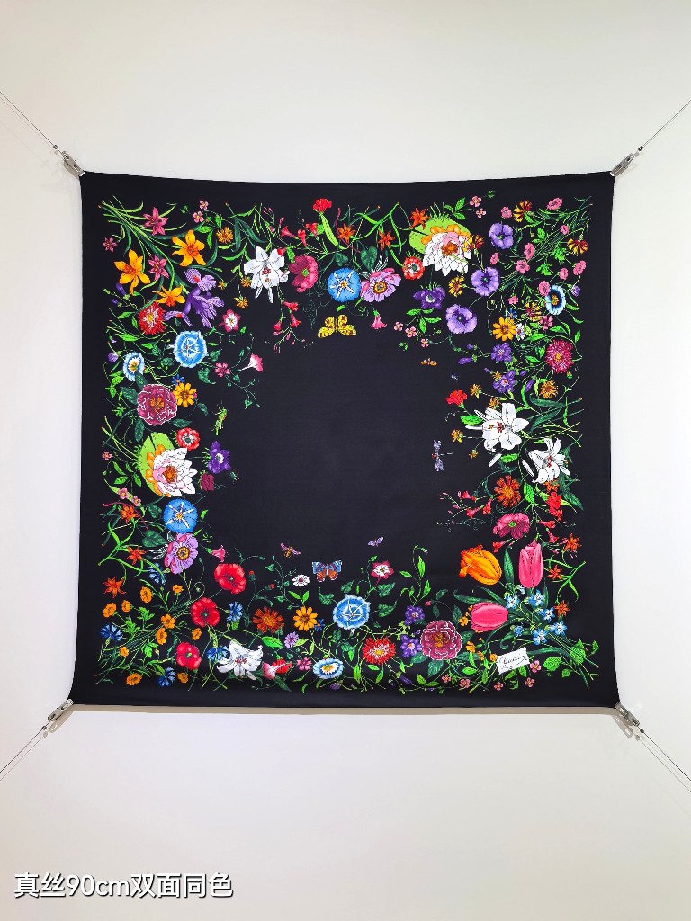 Gucci Double-Sided Silk Scarf-004